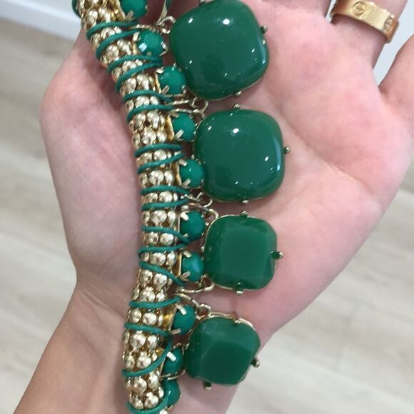 Emerald green statement necklace - Picture 7 of 7